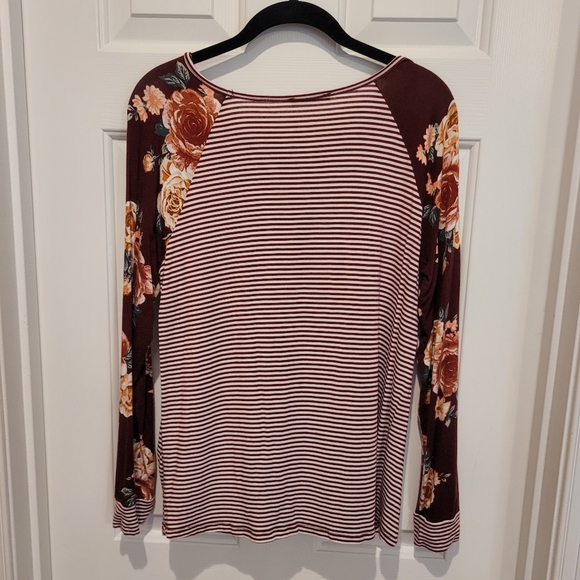 Pink Clover Rugby Top with Knotted Detail - Picture 4 of 4